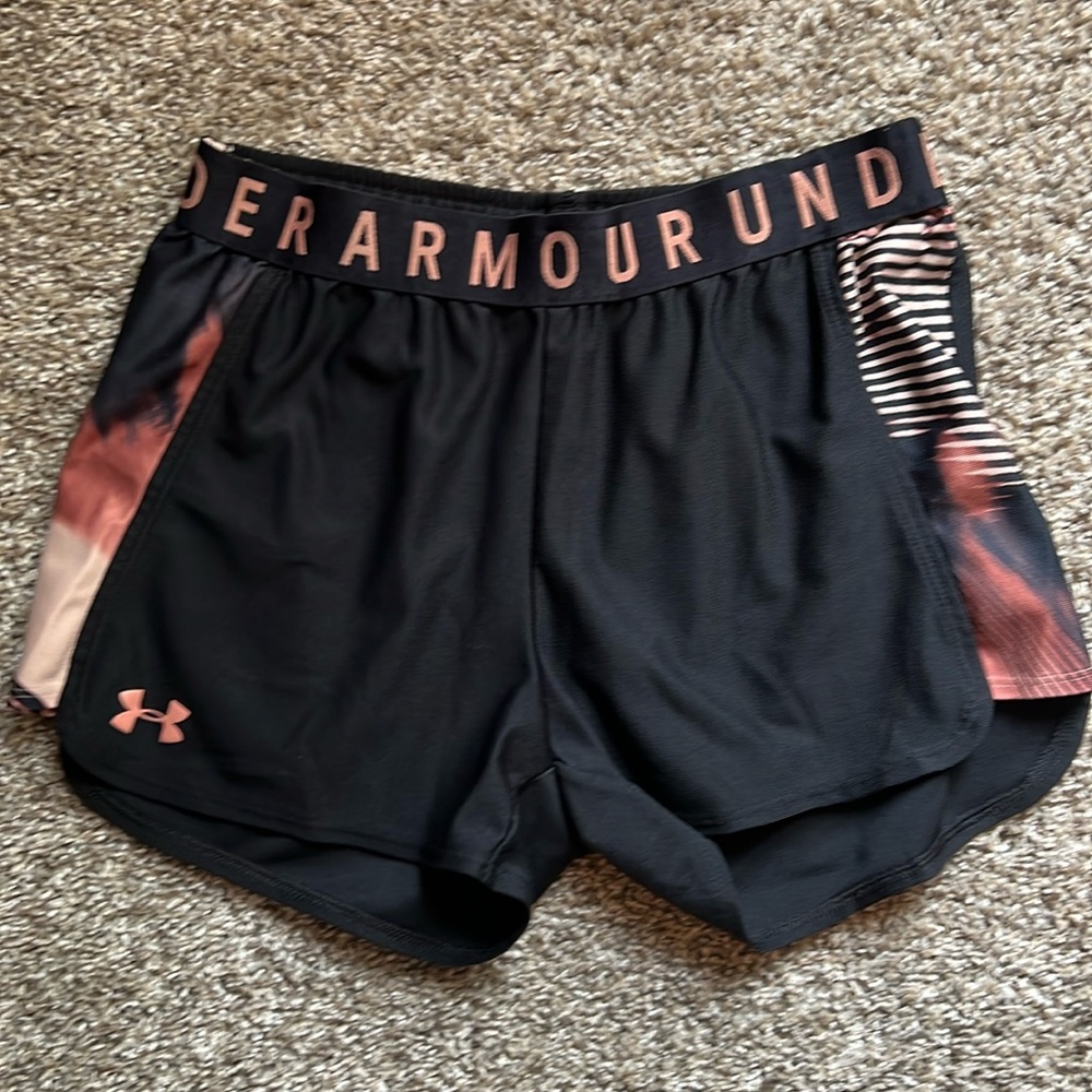 Women’s Under Armour UA Shorts size small